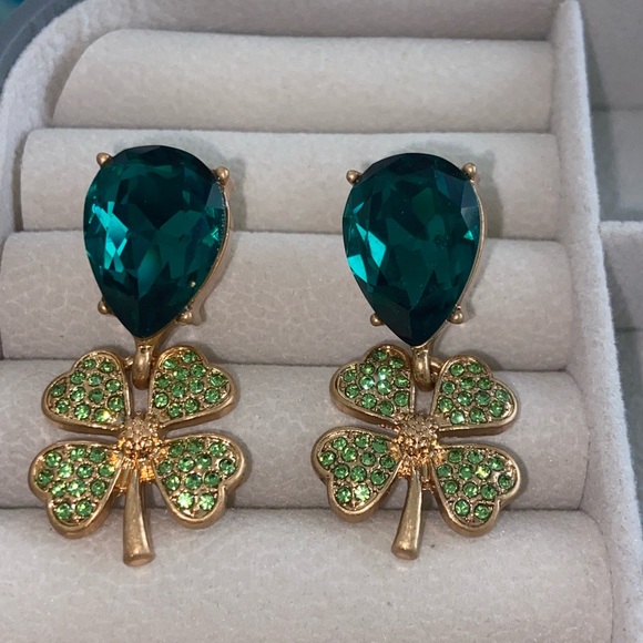 Oscar de la Renta Clover Bracelet & Earrings - Picture 7 of 17